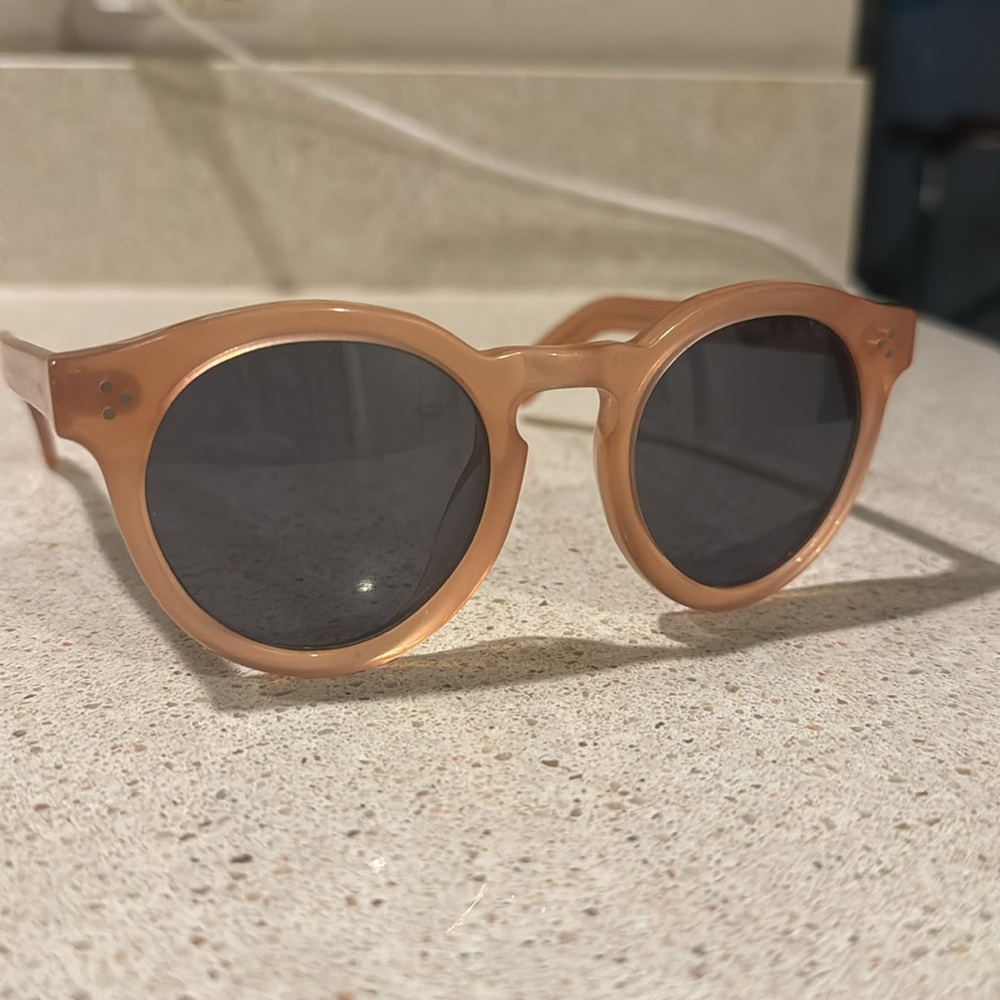 Illesteva Peach Round Sunglasses with Dark Lenses